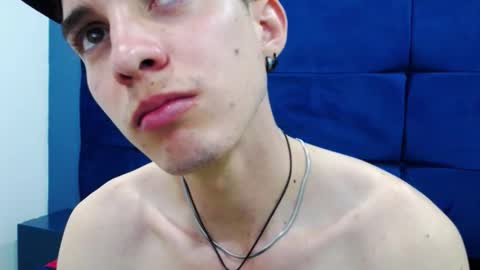 Snapshot of jheampiero chatting on 10.11.25 Jheampiero online show from 10.11.25