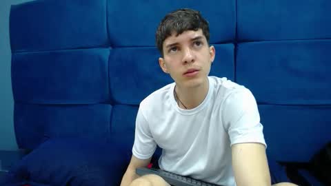 Snapshot of jheampiero chatting on 10.12.25 Jheampiero online show from 10.12.25