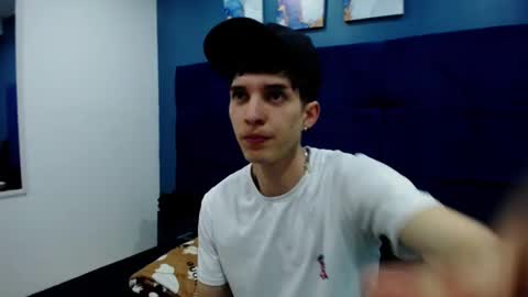 Snapshot of jheampiero chatting on 10.20.25 Jheampiero online show from 10.20.25