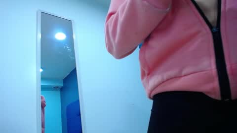 Snapshot of jheampiero chatting on 10.23.25 Jheampiero online show from 10.23.25