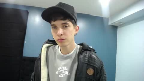 Snapshot of jheampiero chatting on 10.25.25 Jheampiero online show from 10.25.25