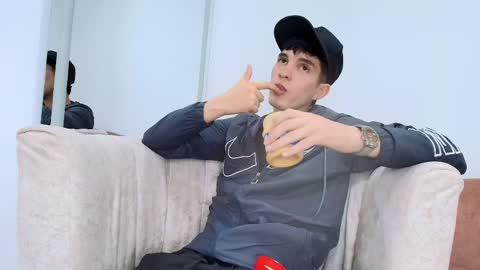 Snapshot of jheampiero chatting on 04.27.26 Jheampiero online show from 04.27.26