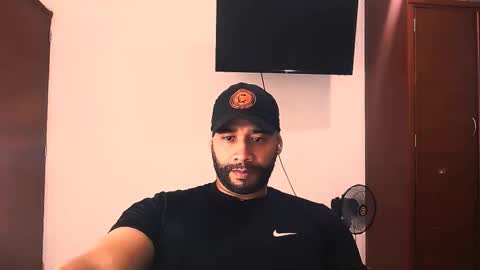 En moreno online show from 12.18.25