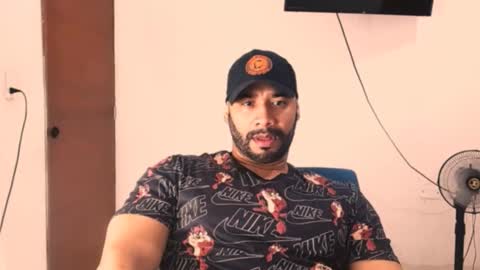 En moreno online show from 01.08.26