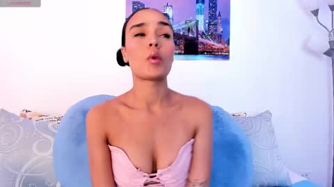 Jhoana  online show from 01.23.25