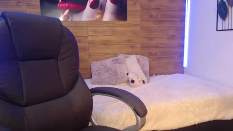 Jhoel online show from 12.04.24
