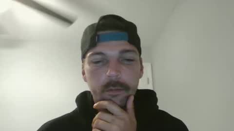 Snapshot of jholls chatting on 02.09.25 jholls online show from 02.09.25