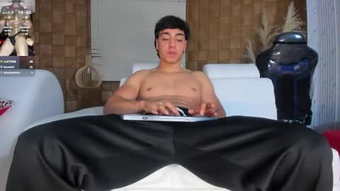 Snapshot of jhonaldsw chatting on 12.30.24 jhonaldsw online show from 12.30.24