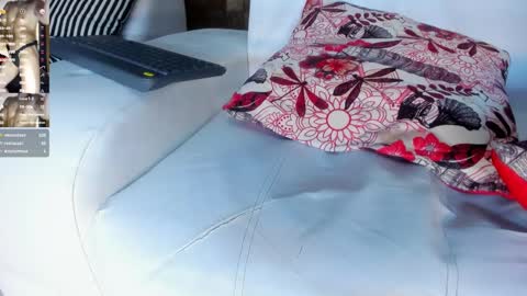 Snapshot of jhonaldsw chatting on 02.21.25 jhonaldsw online show from 02.21.25