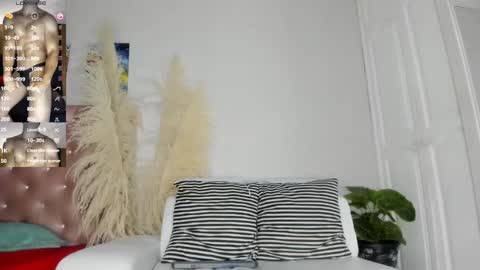 Snapshot of jhonaldsw chatting on 03.06.25 jhonaldsw online show from 03.06.25