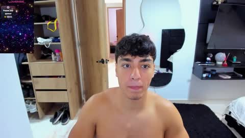 Snapshot of jhonaldsw chatting on 10.12.25 jhonaldsw online show from 10.12.25