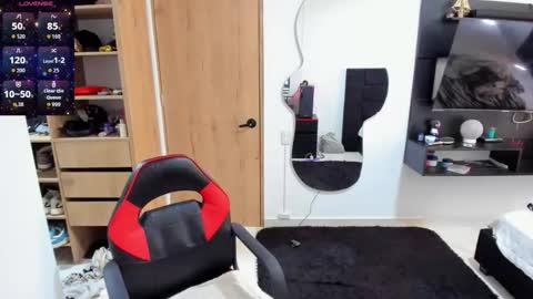 Snapshot of jhonaldsw chatting on 10.28.25 jhonaldsw online show from 10.28.25