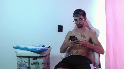 Snapshot of jhonsonvlatino chatting on 07.19.26 jhonsonvlatino online show from 07.19.26