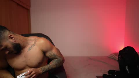   IG jhony serna  IG Personal jonathanserna88 online show from 12.25.24