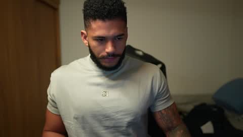  IG jhony serna  IG Personal jonathanserna88 online show from 01.01.25