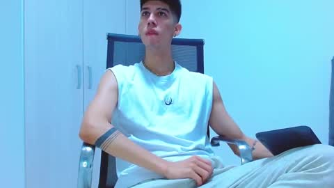 jhony_sex3 online show from 10.28.25