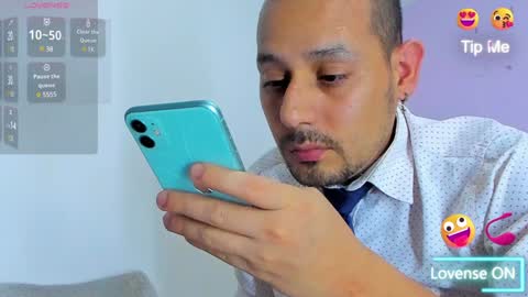 Jhony Alzate online show from 12.12.24