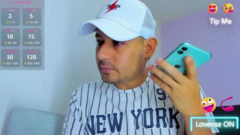 Jhony Alzate online show from 12.23.24