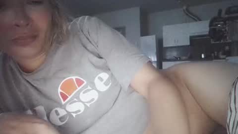 Snapshot of jhopeftw chatting on 10.07.25 Anya online show from 10.07.25