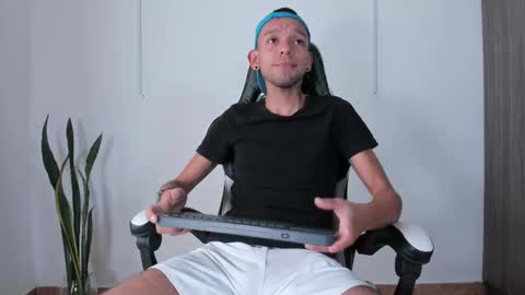 Jhors online show from 10.04.25