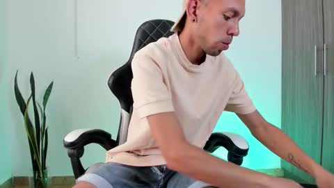 Jhors online show from 10.05.25