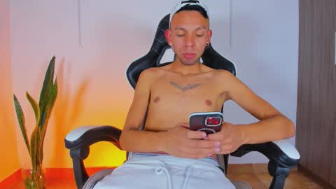 Jhors online show from 10.21.25