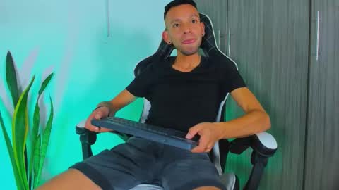 Jhors online show from 10.22.25