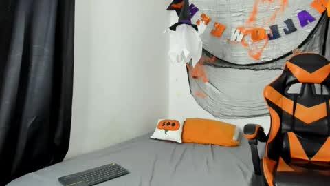 jhosep_hamilton online show from 10.17.25