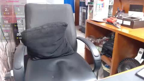 Snapshot of jhosuamoore2 chatting on 09.27.25 jhosuamoore2 online show from 09.27.25