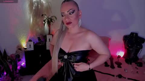 Snapshot of jianinescoth chatting on 10.08.25 jianilnescoth online show from 10.08.25