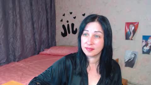 Snapshot of jill_stevens chatting on 10.03.25 Jill online show from 10.03.25