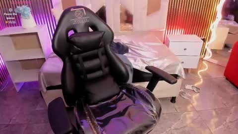 Snapshot of jim_tay chatting on 10.19.25 Hi Im Jim online show from 10.19.25