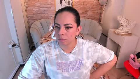 Snapshot of jimena_b chatting on 12.18.24 jimena online show from 12.18.24