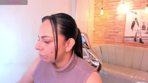Snapshot of jimena_b chatting on 12.22.24 jimena online show from 12.22.24