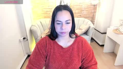 Snapshot of jimena_b chatting on 01.12.25 jimena online show from 01.12.25