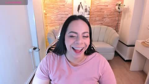 Snapshot of jimena_b chatting on 01.26.25 jimena online show from 01.26.25