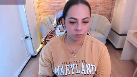 Snapshot of jimena_b chatting on 01.29.25 jimena online show from 01.29.25
