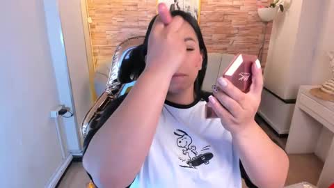 Snapshot of jimena_b chatting on 02.25.25 jimena online show from 02.25.25