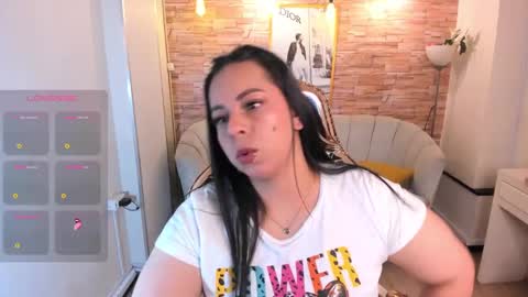 Snapshot of jimena_b chatting on 03.12.25 jimena online show from 03.12.25