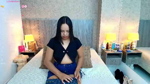 Jimena Salazar online show from 06.25.26