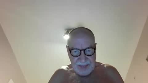 Snapshot of jimmybenido chatting on 11.01.25 Jim Redgewell online show from 11.01.25