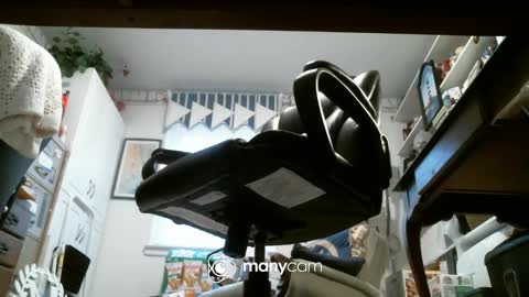 Snapshot of jimsundies chatting on 12.27.24 jimwellhung online show from 12.27.24