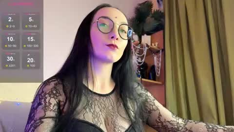 Jinhee Noir online show from 12.04.25