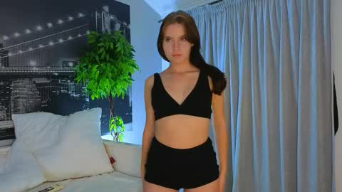 Snapshot of jinnyshiny chatting on 10.23.25 jinnyshiny online show from 10.23.25