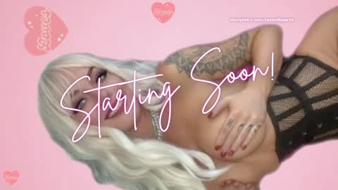 Snapshot of jinxy_loves chatting on 11.23.25 jinxy loves online show from 11.23.25