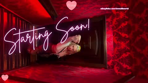 Snapshot of jinxy_loves chatting on 12.21.25 jinxy loves online show from 12.21.25