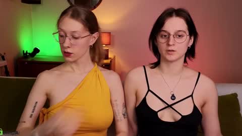 Snapshot of jitoon_exe chatting on 02.02.25 Hey Guys We are Julia ginger  Tina brunette online show from 02.02.25