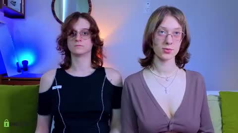 Snapshot of jitoon_exe chatting on 06.24.26 Hey Guys We are Julia ginger Tina brunette online show from 06.24.26