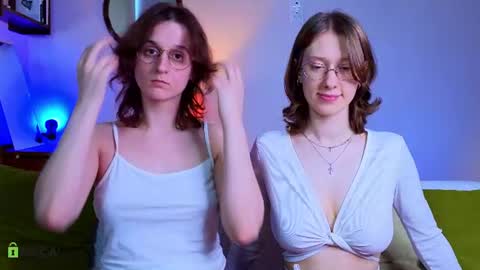 Snapshot of jitoon_exe chatting on 07.08.26 Hey Guys We are Julia ginger Tina brunette online show from 07.08.26