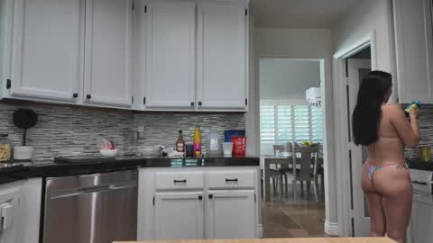 Snapshot of jiwon4u chatting on 10.18.25 Jiwon online show from 10.18.25